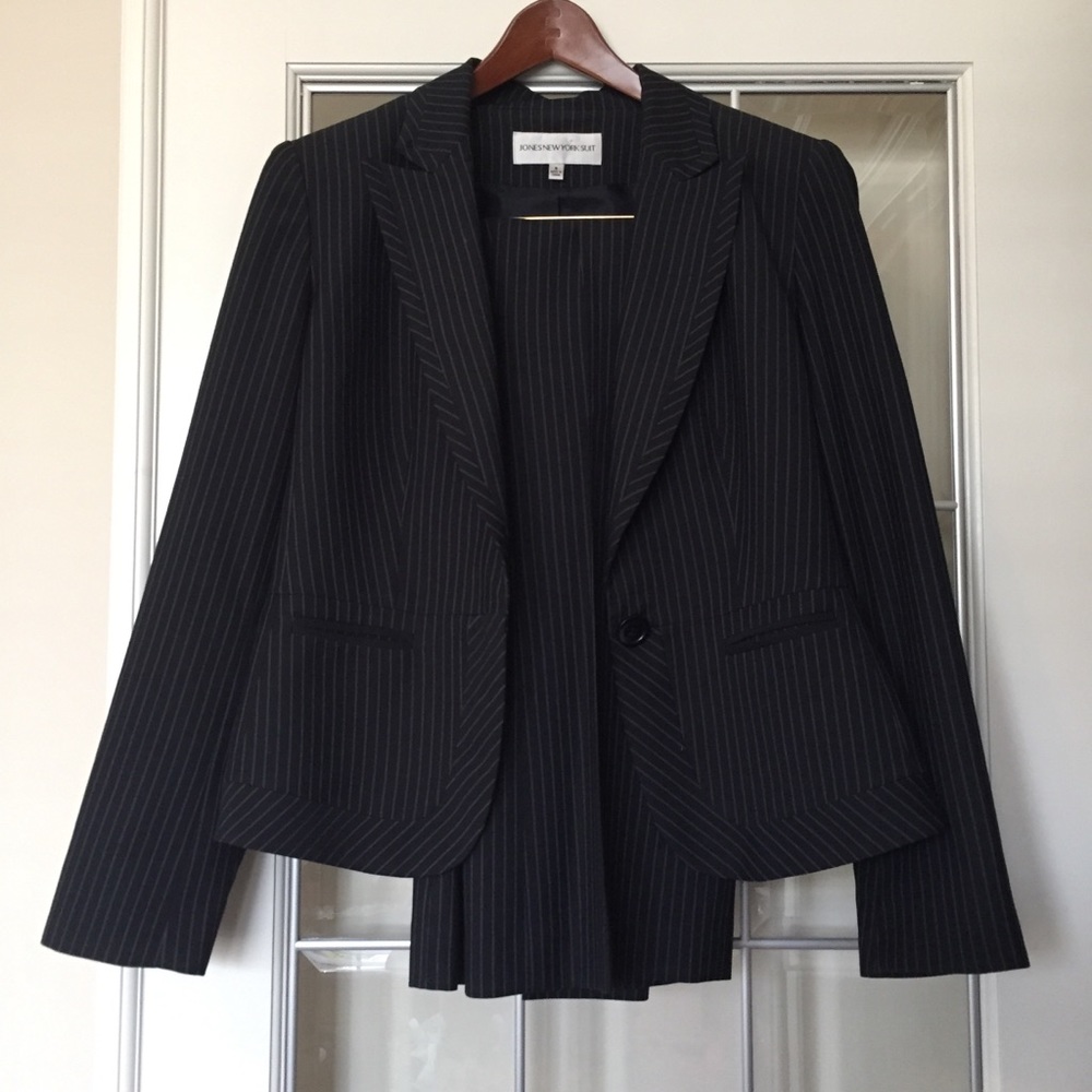 Jones New York Women’s Suit Sz: 8